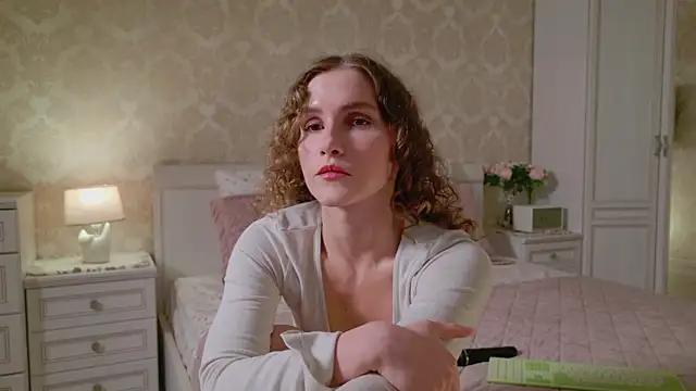 KarinaCurly from StripChat is Freechat