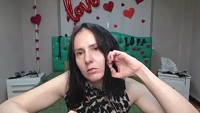KarinaSwann from StripChat is Freechat