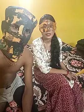 Karisma-sexy-couple from StripChat is Freechat