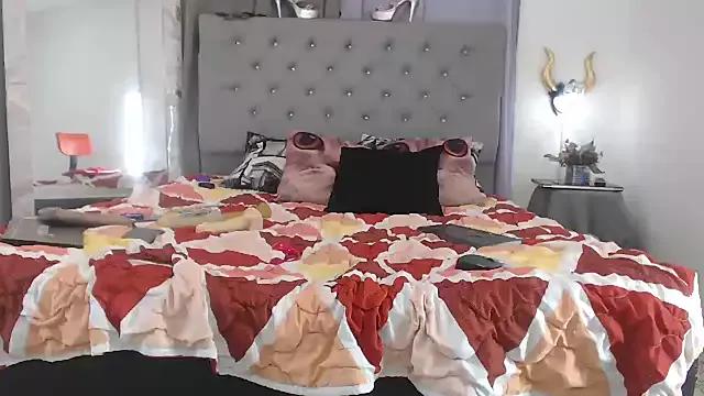 KarolLewys from StripChat is Freechat