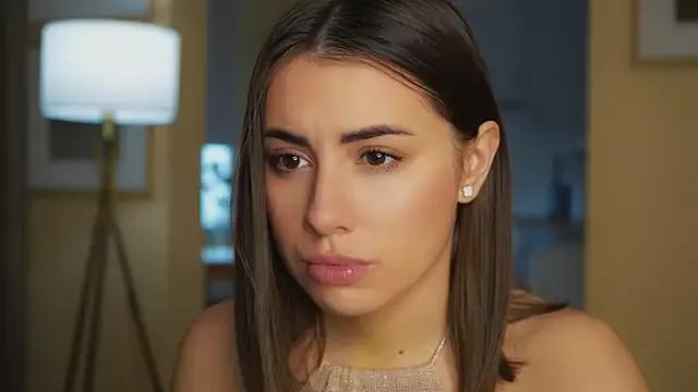 KateCarrey from StripChat is Freechat