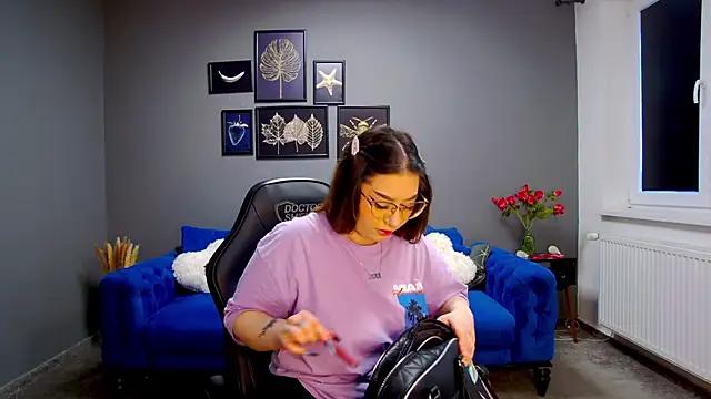 Check out our webcam shows gallery and message on a personal level with our sweet squirt cams hosts, showing off their natural physiques and sex toys.