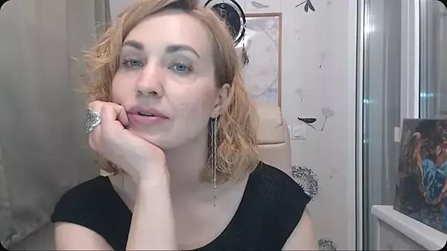 KatrinAlluring from StripChat is Freechat