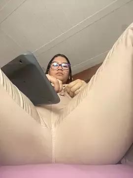 Katy_18 from StripChat is Freechat