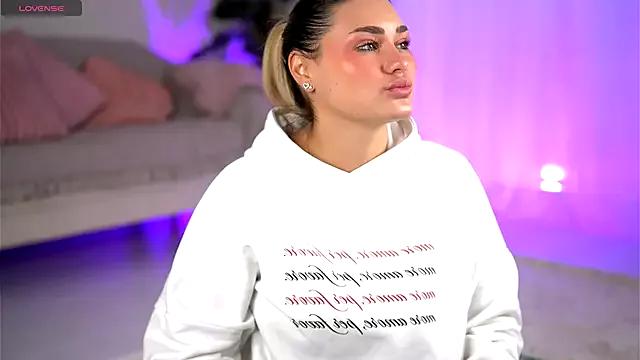 KayaAzur from StripChat is Freechat