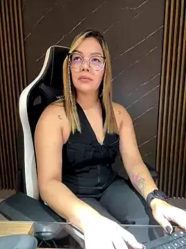 KellyBrooklyn_ from StripChat is Freechat