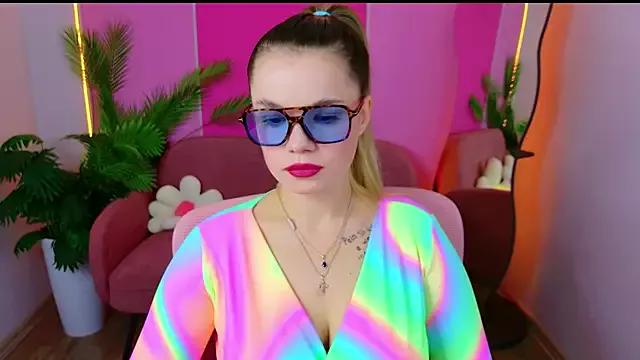 KellyHayden from StripChat is Freechat