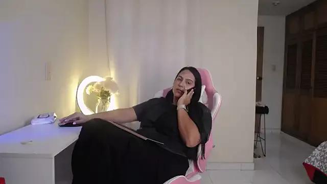 kendall_52 from StripChat is Freechat