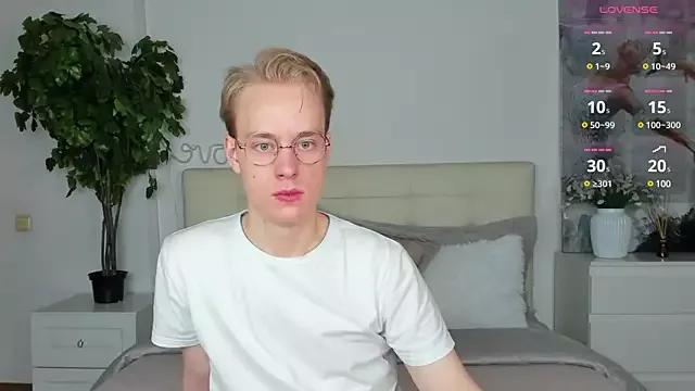 Kevin_Big_Gun from StripChat is Freechat