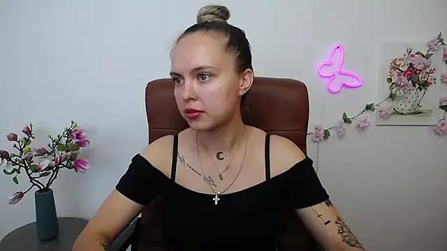 Check out our webcam shows gallery and message on a personal level with our sweet squirt cams hosts, showing off their natural physiques and sex toys.