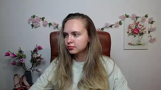 KhaleesiMoon from StripChat is Freechat