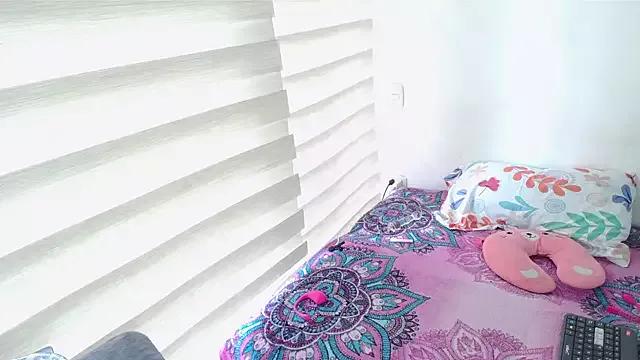 kil_chloe from StripChat is Freechat