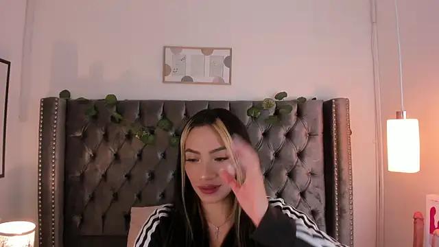 Check out our webcam shows gallery and message on a personal level with our sweet squirt cams hosts, showing off their natural physiques and sex toys.