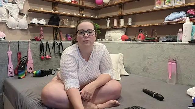Kimberly-Caprice from StripChat is Freechat