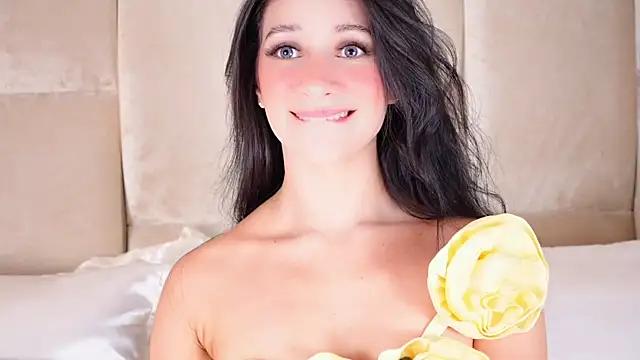 KiraKayleigh1 from StripChat is Freechat