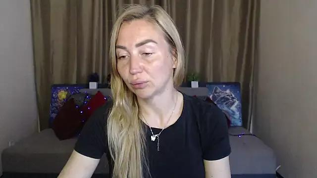 Kiss_julli88I from StripChat is Freechat