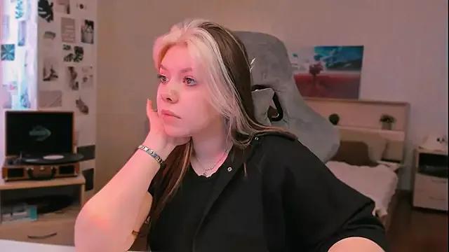 kissmywings from StripChat is Freechat