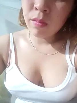 kitten-cute from StripChat is Freechat