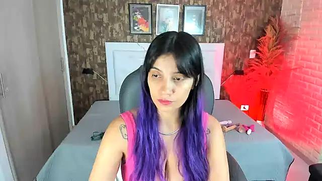 Check out our webcam shows gallery and message on a personal level with our sweet squirt cams hosts, showing off their natural physiques and sex toys.