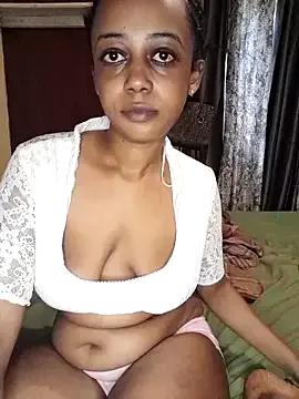 kitty_louise from StripChat is Freechat