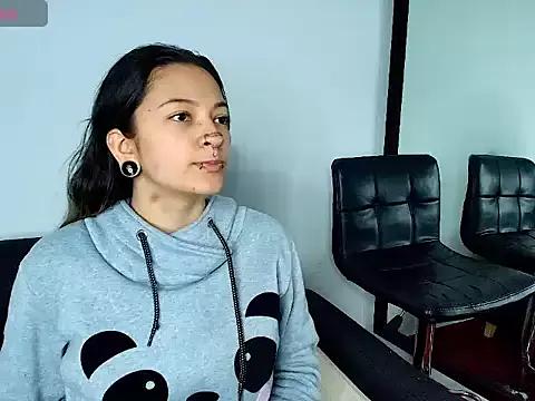 Kitty_ravee from StripChat is Freechat