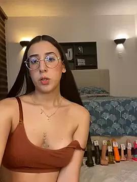 KittyCute- from StripChat is Freechat