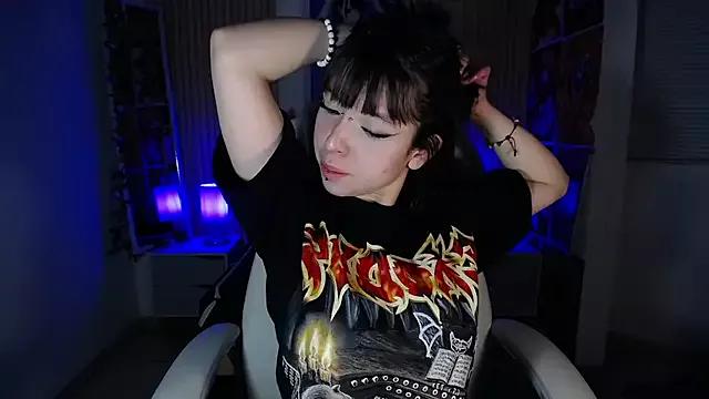 Check out our webcam shows gallery and message on a personal level with our sweet squirt cams hosts, showing off their natural physiques and sex toys.