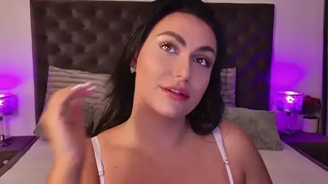 KrisNoir from StripChat is Freechat