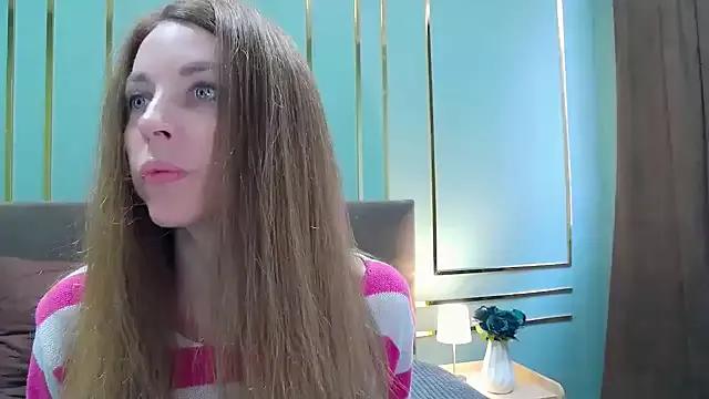 KrissBird from StripChat is Freechat