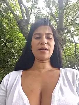 lady-rosse from StripChat is Freechat