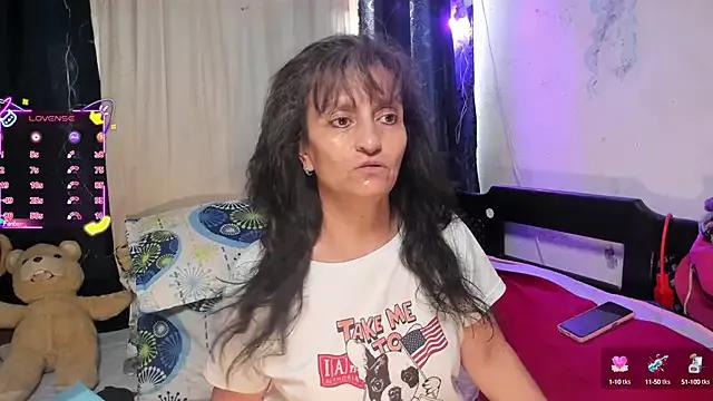 LadyPilar from StripChat is Freechat