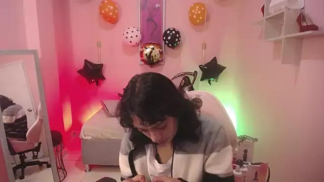 LadyWawy from StripChat is Freechat