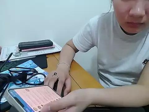 Lamoon_2k from StripChat is Freechat