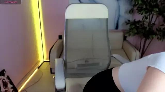 LANICROSS from StripChat is Freechat