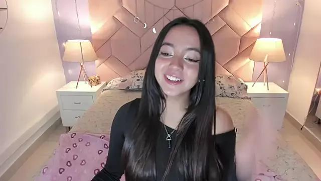 Lara_Rouss_ from StripChat is Freechat