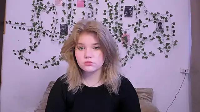 LaseyMoon from StripChat is Freechat