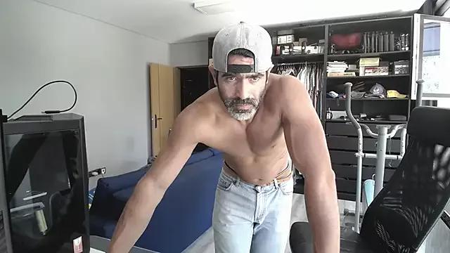 latinoo23bom from StripChat is Freechat