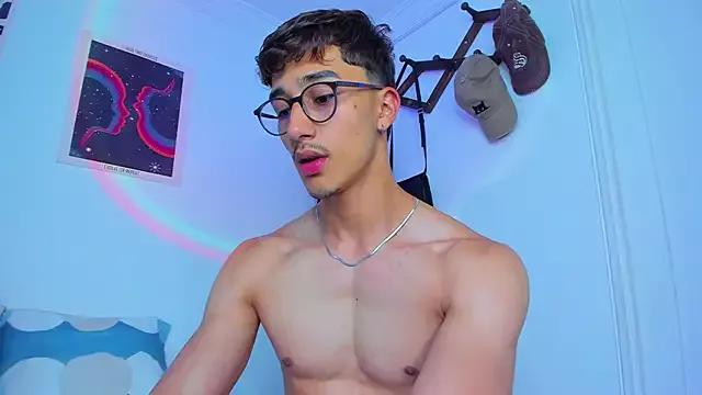 LatinReall from StripChat is Freechat