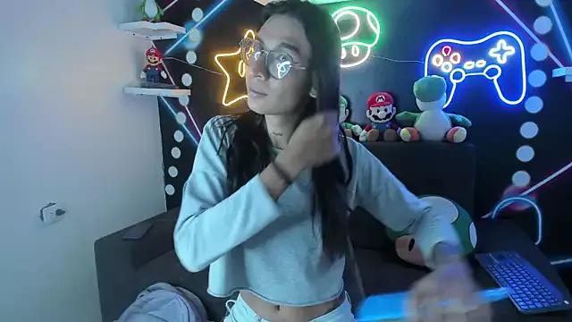 LauraaGomezz__ from StripChat is Freechat