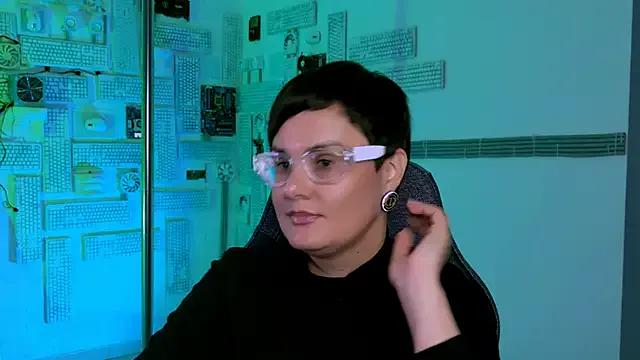 LauraDavidsons from StripChat is Freechat