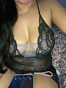 laurahoot from StripChat is Freechat