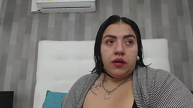 LeahMillerr from StripChat is Freechat