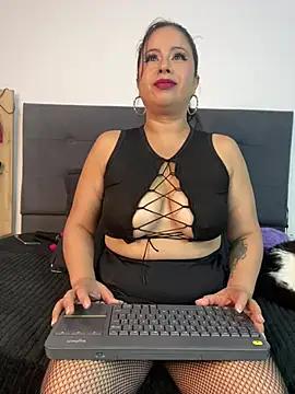Check out our webcam shows gallery and message on a personal level with our sweet squirt cams hosts, showing off their natural physiques and sex toys.