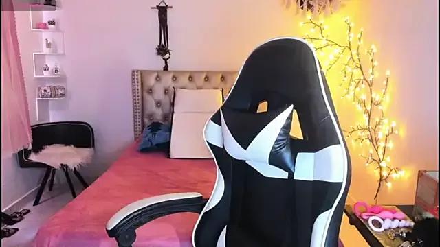 Check out our webcam shows gallery and message on a personal level with our sweet squirt cams hosts, showing off their natural physiques and sex toys.
