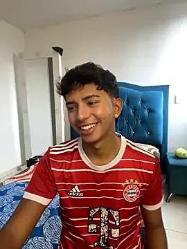 Leonarrrd_01 from StripChat is Freechat