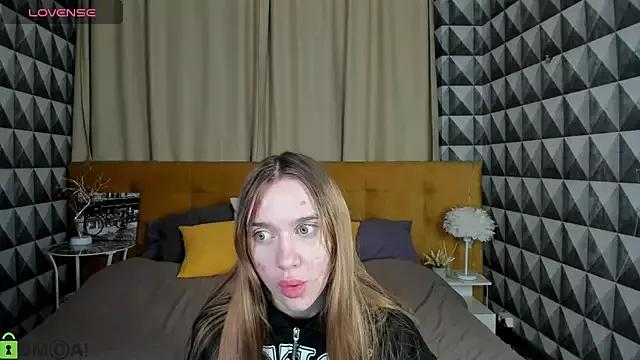 Check out our webcam shows gallery and message on a personal level with our sweet squirt cams hosts, showing off their natural physiques and sex toys.