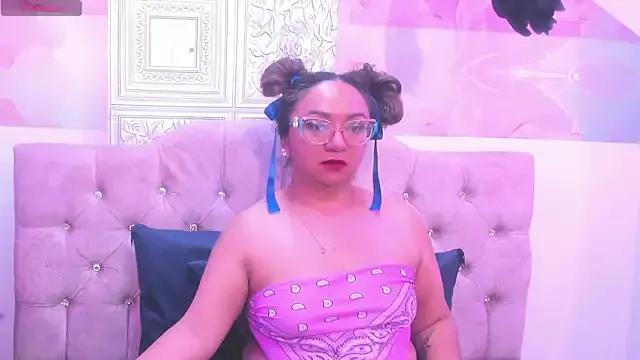 leyla_smithh from StripChat is Freechat
