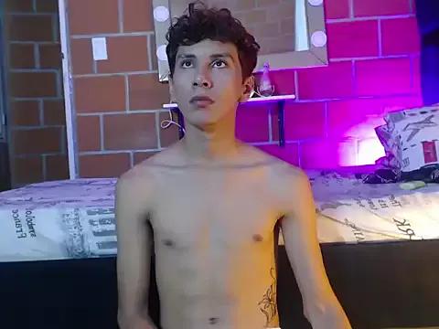 liam_rose_18 from StripChat is Freechat