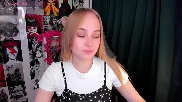 LianaBright from StripChat is Freechat