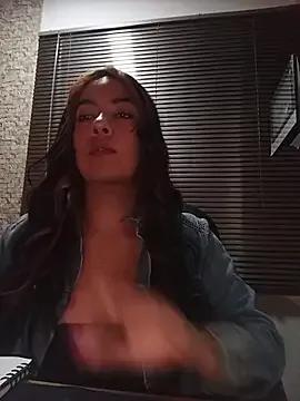 lili_hiugs from StripChat is Freechat